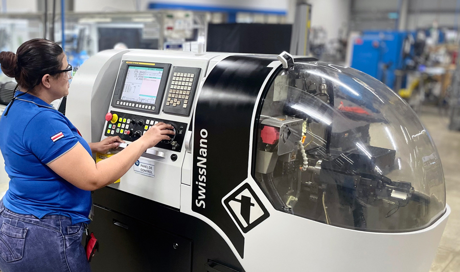 SwissNano and AVNA technician